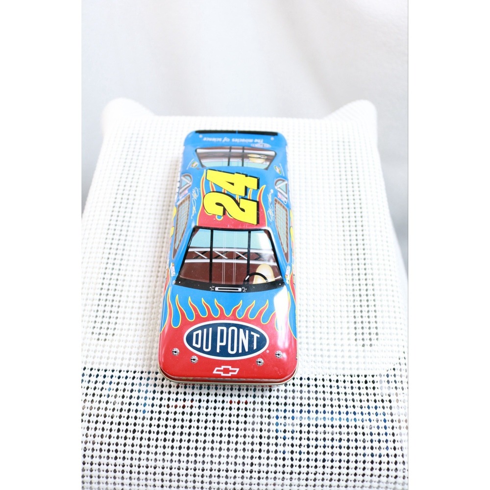Jeff Gordon 24 DuPont NASCAR 2004 Collectible Car Shaped Tin Palmer 60037